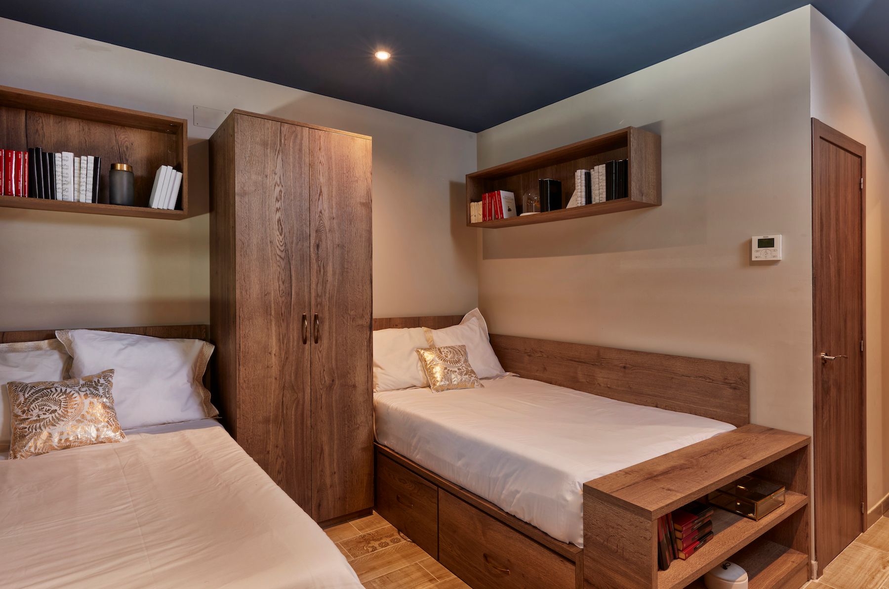 twin-room-mr-valencia-03