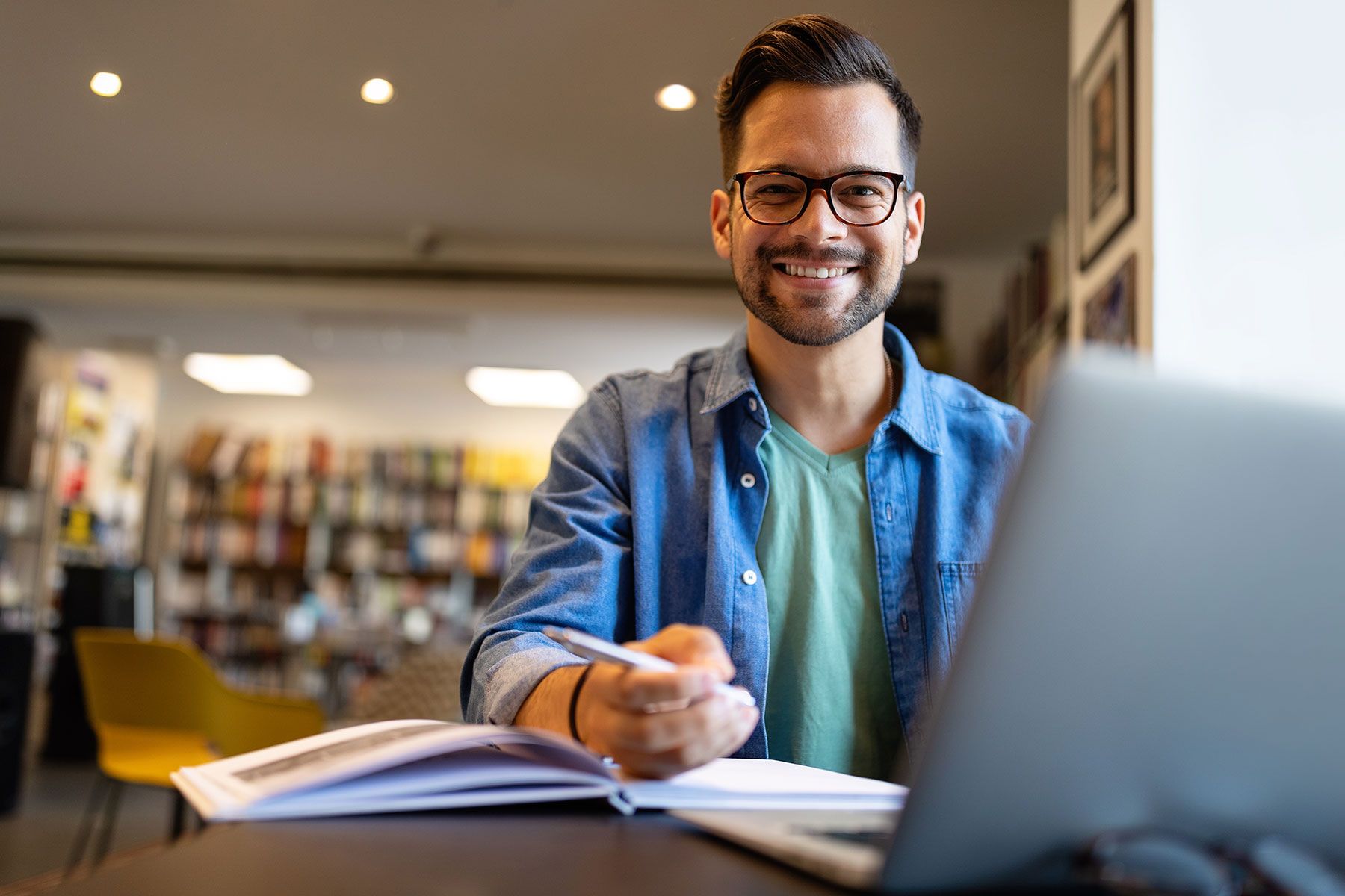 estudiar y trabajar a la vez