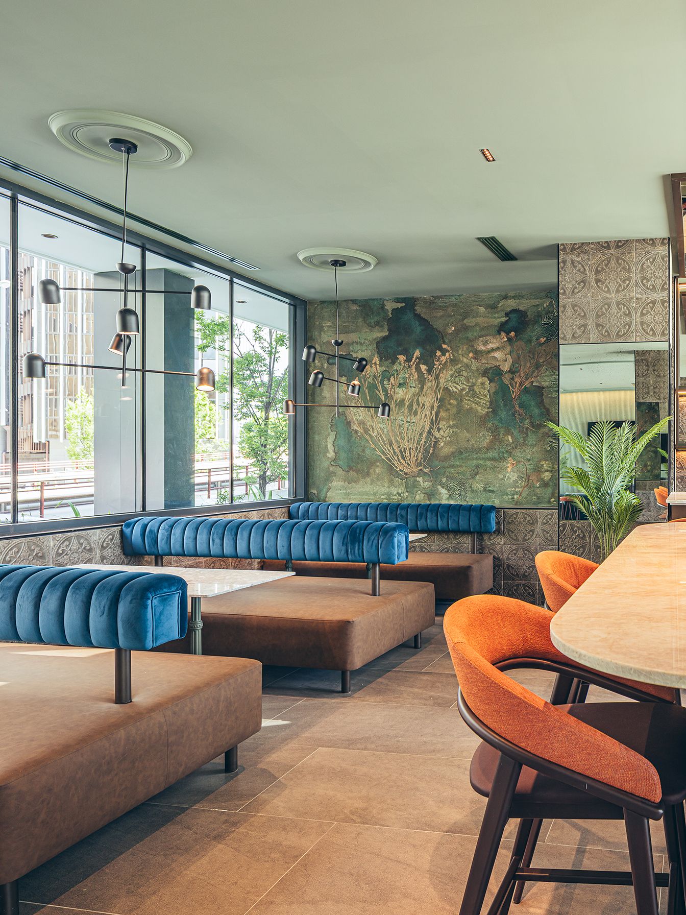 CMC Lounge Bar 10 LR 2